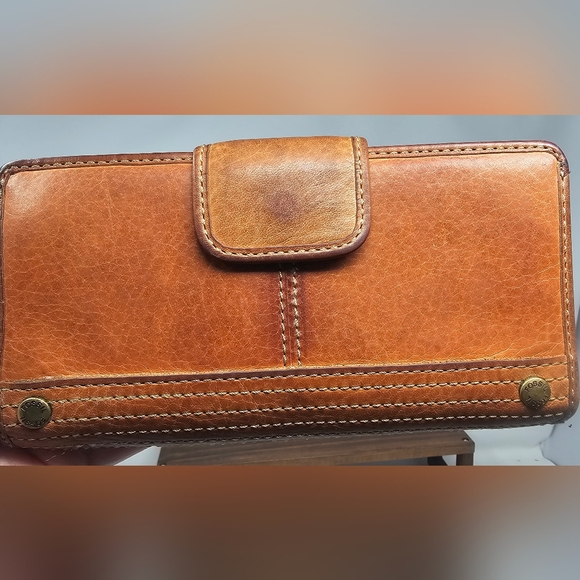 **SOLD**Vintage Fossil 1954 LLV Women's Brown Leather Bifold Clutch Wallet Zip - Picture 3 of 14